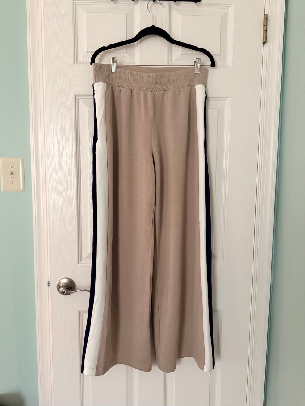 SPANX Air Essentials Color Block Wide-Leg Track Pants